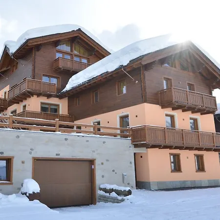 Aparthotel Baita Cusini 3*